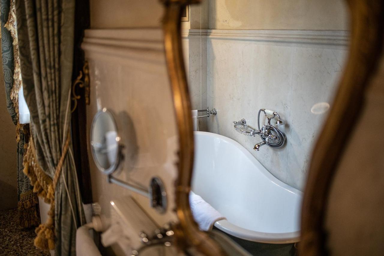 Relais Castello Bevilacqua Luaran gambar