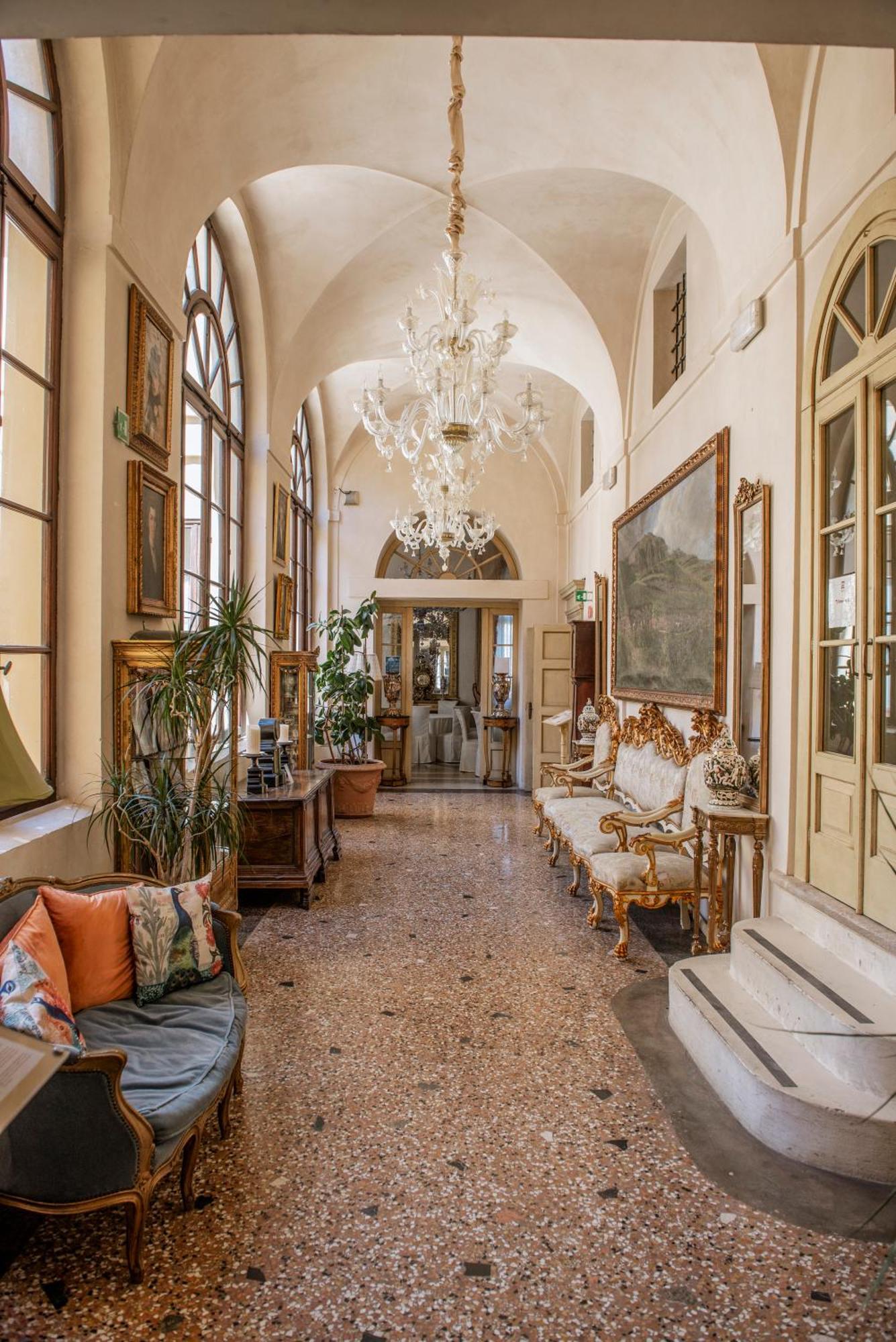 Relais Castello Bevilacqua Luaran gambar