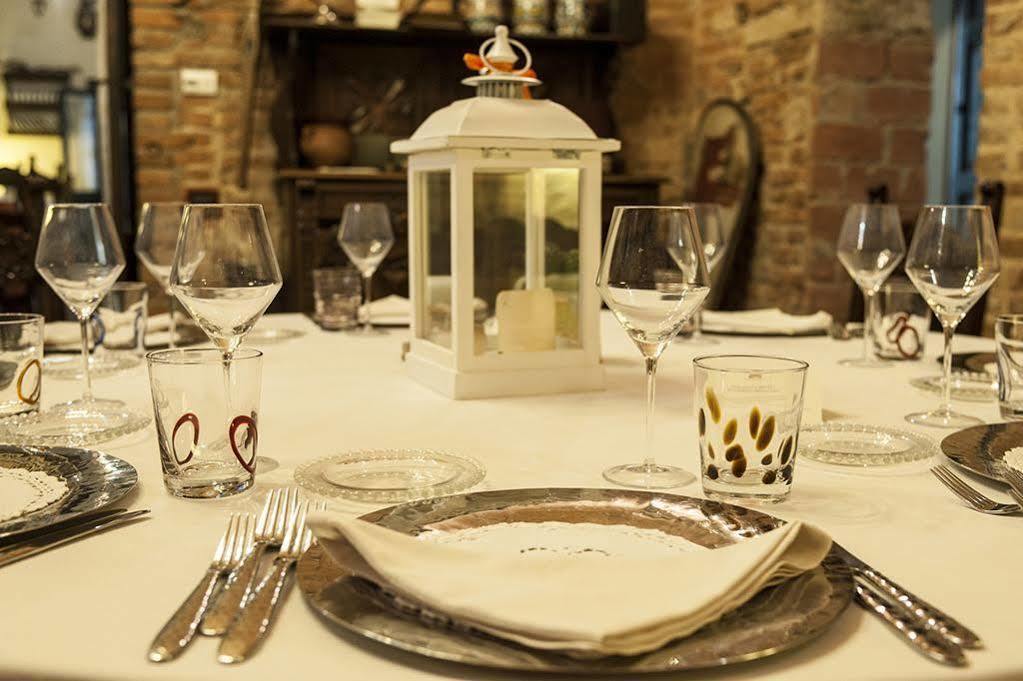 Relais Castello Bevilacqua Luaran gambar