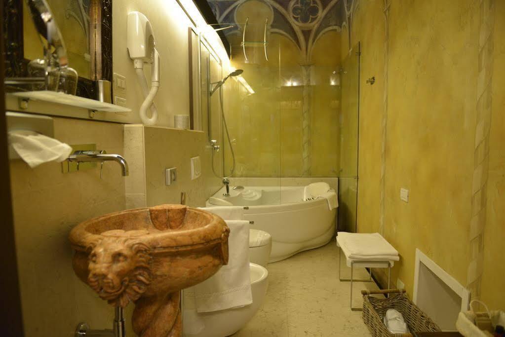 Relais Castello Bevilacqua Luaran gambar